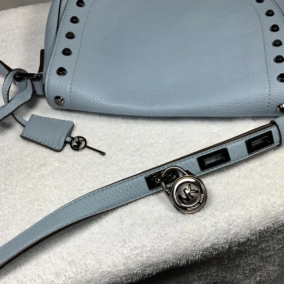 NWOT - Michael Kors Hamilton Traveler Studded Bag & Wristlet - Picture 8 of 15